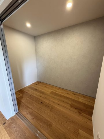 WELLNEST　ROOM　名駅南　B棟の寝室|落ち着いた色調のお部屋です