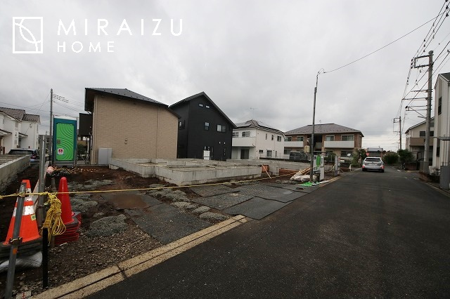 【前面道路含む現地写真】 | 贅沢な暮らしにぴったり設備が魅力♪家事導線の良い水回りで毎日綺麗家事もラクラク♪早朝、夜間問わず現地見学＆周辺環境ご案内致します♪