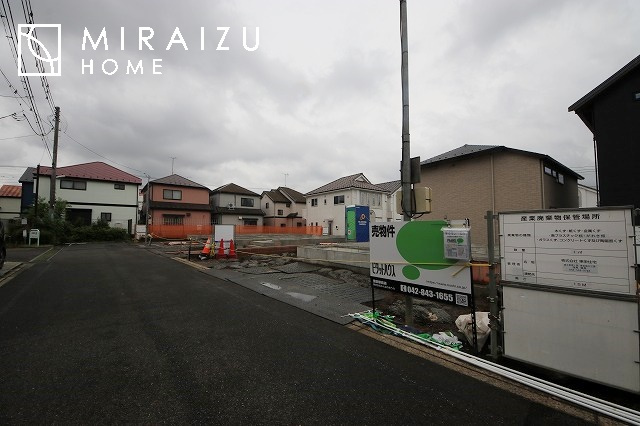 【外観】 | 青く澄み渡った綺麗な空と、陽の光をたっぷりと受ける、そんな新築住宅で新生活をスタートしてみませんか？見学・ご相談等、ミライズホーム(株)までお気軽にご連絡下さい♪