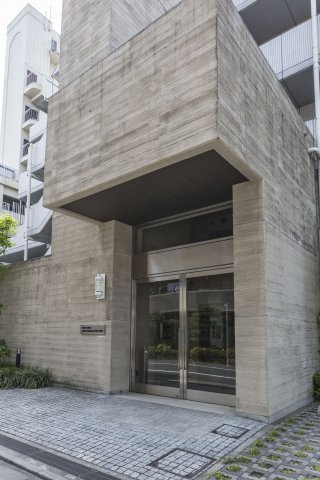 プライムアーバン学芸大学パークフロントのエントランス