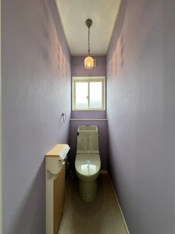 築添町戸建のトイレ