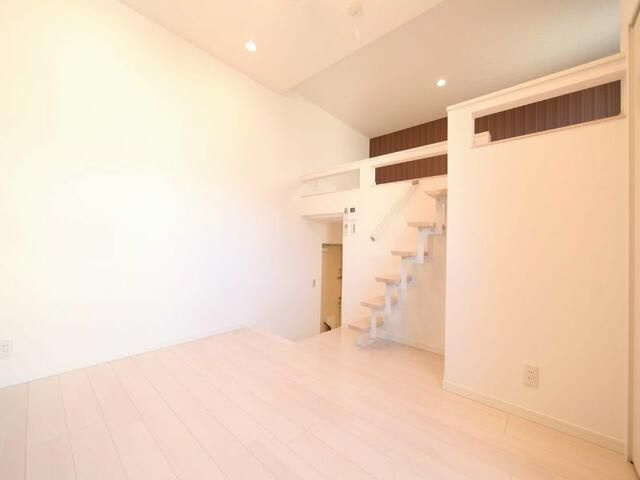 ＤＥＳＩＧ　ＳＱＵＡＲＥの内装
