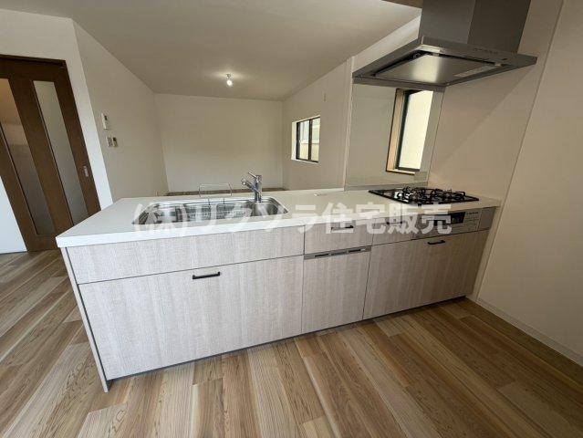 都丘町　中古一戸建てのキッチン|カウンターキッチン
■物件内覧・資金計画相談・住宅ローン相談、リフォーム相談、お問合せ受付中■
※当日・翌日のご内覧、ご相談はお電話でのお問合せがスムーズです！