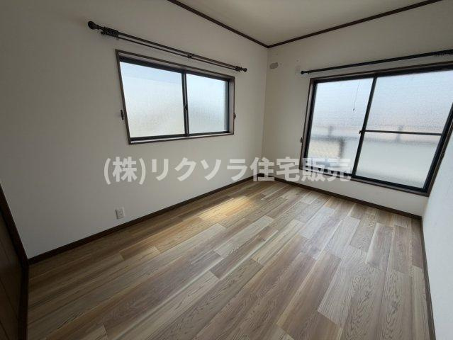 都丘町　中古一戸建ての寝室|洋室7.5帖
■物件内覧・資金計画相談・住宅ローン相談、リフォーム相談、お問合せ受付中■
※当日・翌日のご内覧、ご相談はお電話でのお問合せがスムーズです！