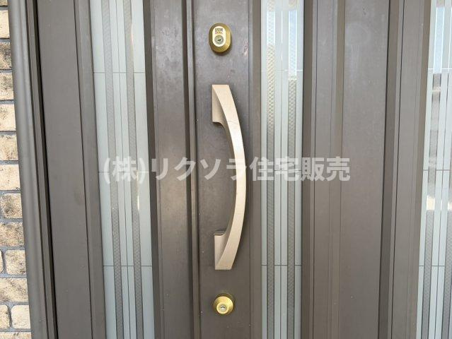 都丘町　中古一戸建ての防犯設備|ツーシリンダー錠
■物件内覧・資金計画相談・住宅ローン相談、リフォーム相談、お問合せ受付中■
※当日・翌日のご内覧、ご相談はお電話でのお問合せがスムーズです！