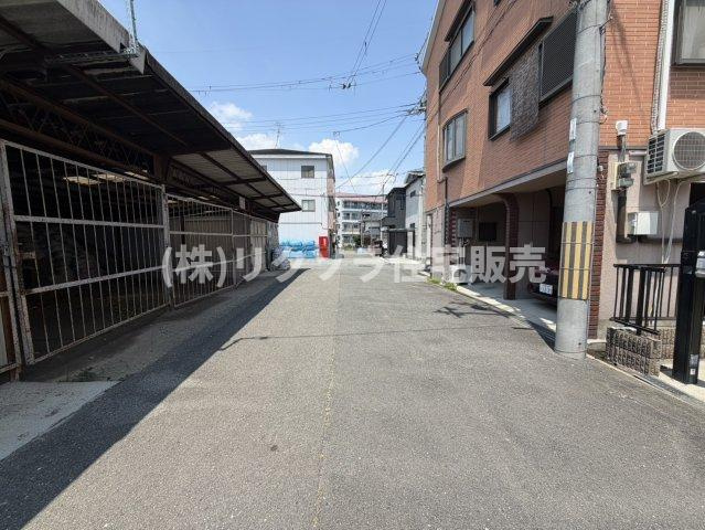 都丘町　中古一戸建ての前面道路含む現地写真|前道　西　幅員4.0ｍ
■物件内覧・資金計画相談・住宅ローン相談、リフォーム相談、お問合せ受付中■
※当日・翌日のご内覧、ご相談はお電話でのお問合せがスムーズです！
