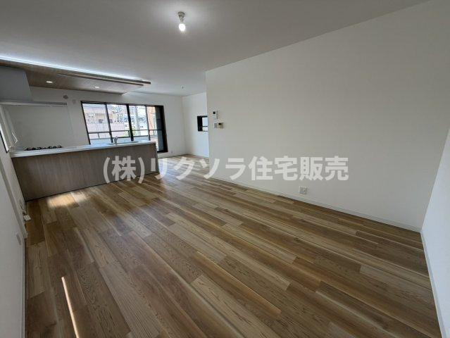 都丘町　中古一戸建ての居間・リビング|LDK20.0帖
■物件内覧・資金計画相談・住宅ローン相談、リフォーム相談、お問合せ受付中■
※当日・翌日のご内覧、ご相談はお電話でのお問合せがスムーズです！