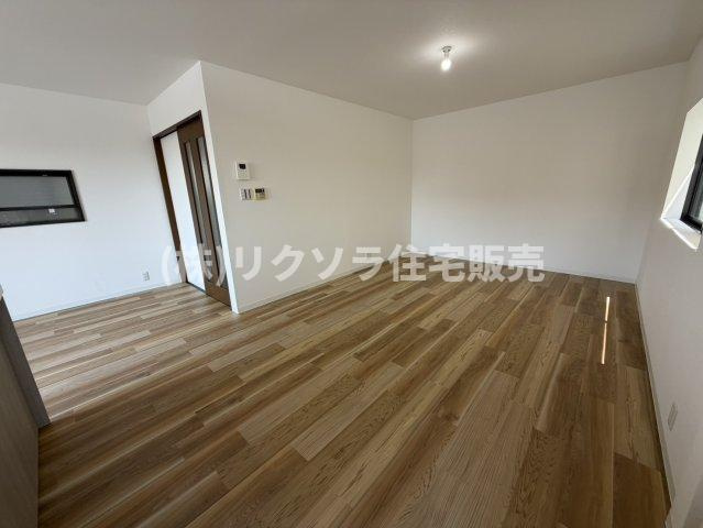 都丘町　中古一戸建ての居間・リビング|LDK20.0帖
■物件内覧・資金計画相談・住宅ローン相談、リフォーム相談、お問合せ受付中■
※当日・翌日のご内覧、ご相談はお電話でのお問合せがスムーズです！