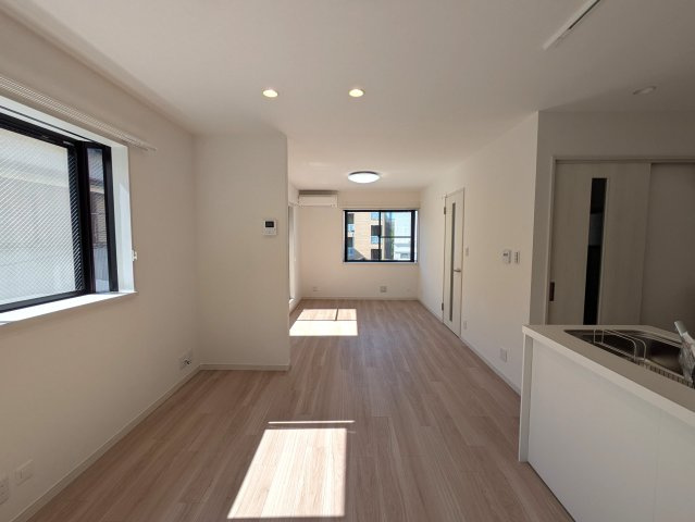 中央１－１戸建の居間・リビング
