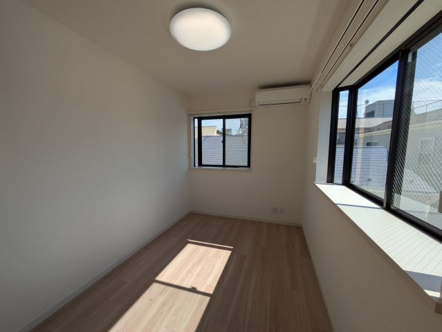 中央１－１戸建の洋室