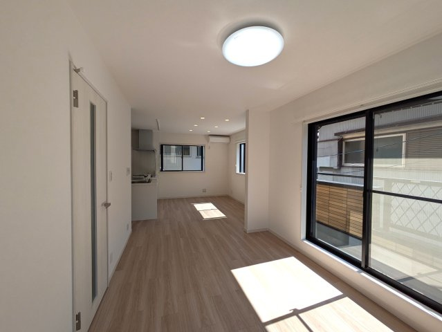 中央１－１戸建の居間・リビング