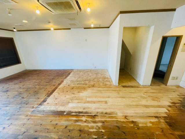昭和町 山田様 住居付店舗の内装