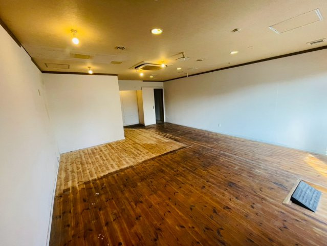 昭和町 山田様 住居付店舗の内装