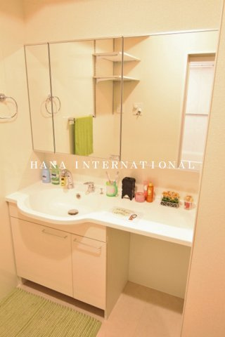 AlbaGrandeの独立洗面台|他部屋モデルルーム参考写真です。