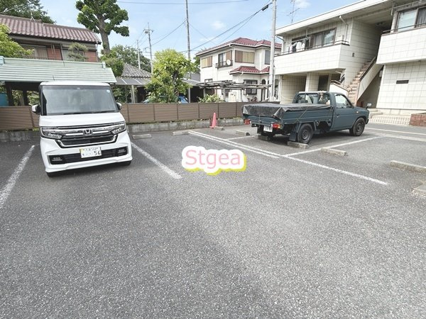 ヒラソールの駐車場