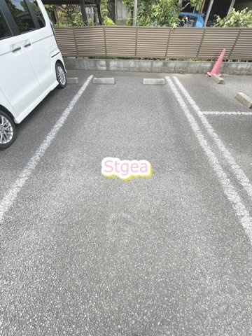 ヒラソールの駐車場