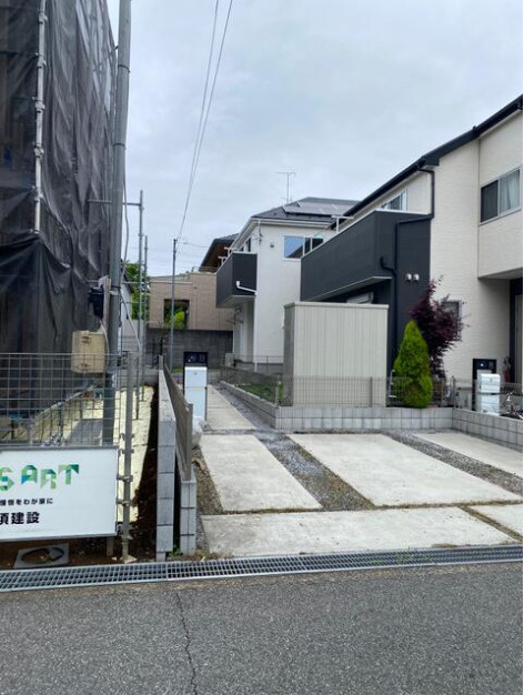 野田市春日町　中古戸建　令和3年築の前面道路含む現地写真