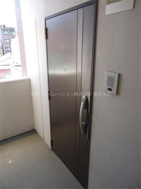 エム　スクエアの玄関