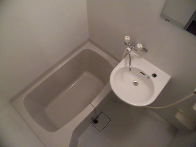 シンプルで使いやすい浴室です！