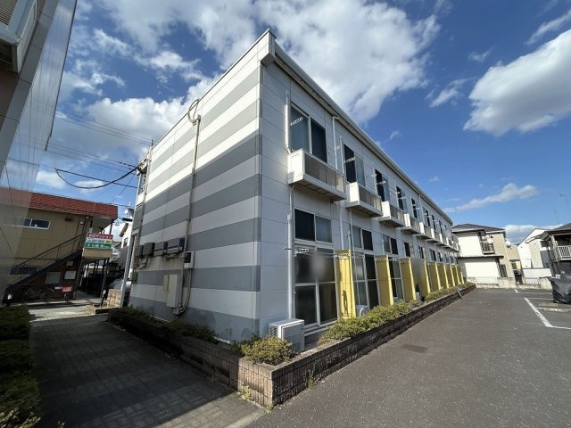 レオパレスエムロードの外観