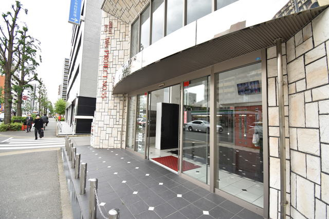 福岡市博多区住吉４丁目の賃貸マンションのエントランス