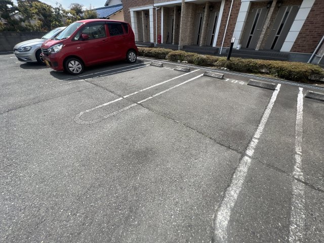 イマージュの駐車場