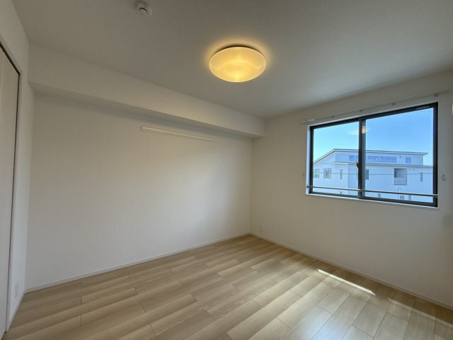 野里東同心町アパートの寝室