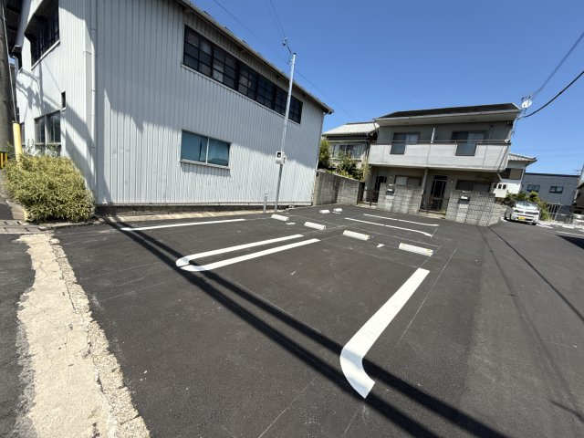 野里東同心町アパートの駐車場