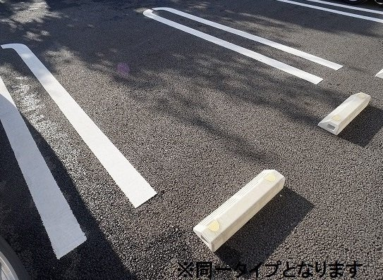 プラシード姫路の駐車場