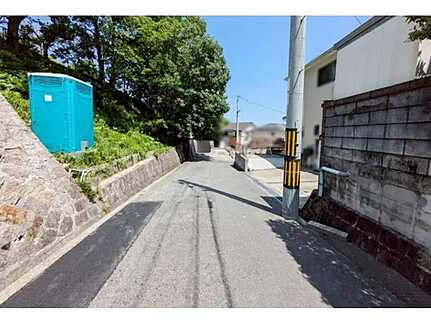 佐伯区観音台１丁目の前面道路含む現地写真