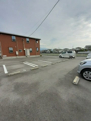 サンリットヴィラⅧの駐車場