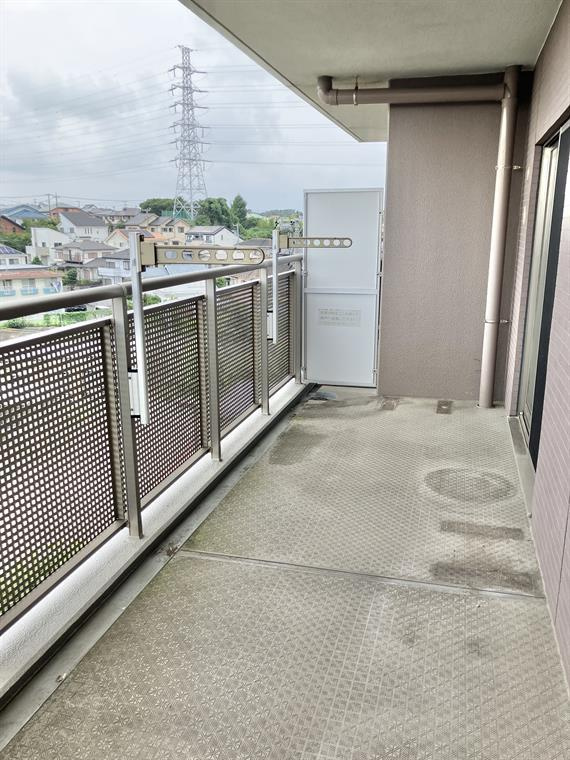 ローレルスクエア港南台Ｃ棟のバルコニー