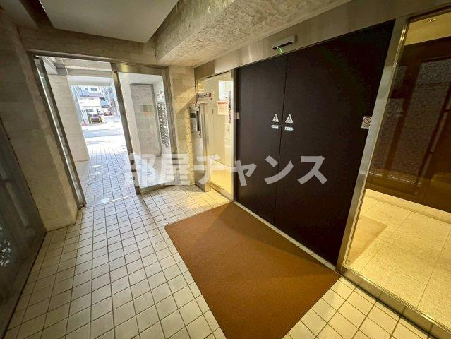 フォレシティ新栄のエントランス