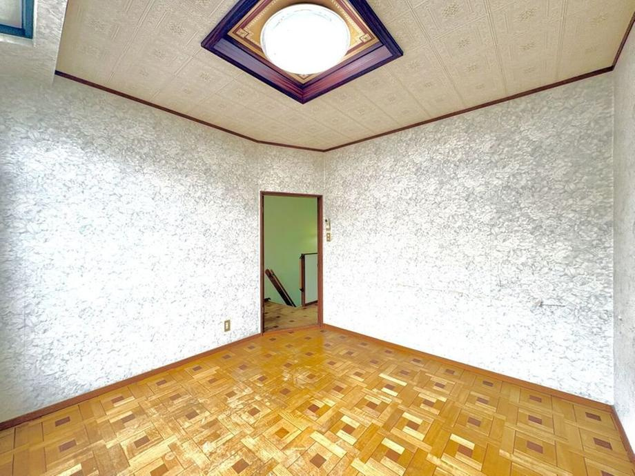 南郷町　中古一戸建ての洋室|洋室6.0帖
■物件内覧・資金計画相談・住宅ローン相談、リフォーム相談、お問合せ受付中■
※当日・翌日のご内覧、ご相談はお電話でのお問合せがスムーズです！