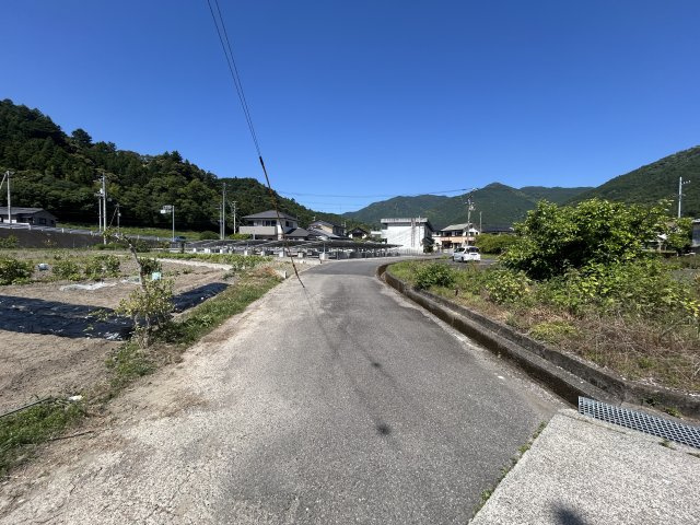 那賀郡那賀町和食郷字南川土地の前面道路含む現地写真