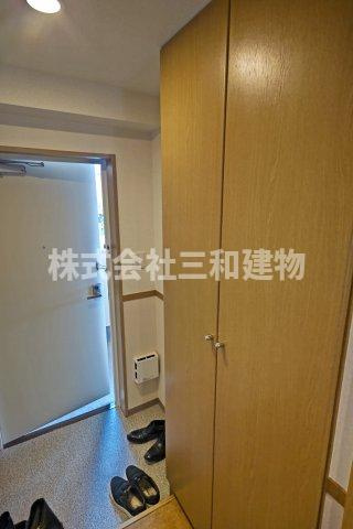 パークナオマンションの玄関|同物件類似間取り（反転）参考写真