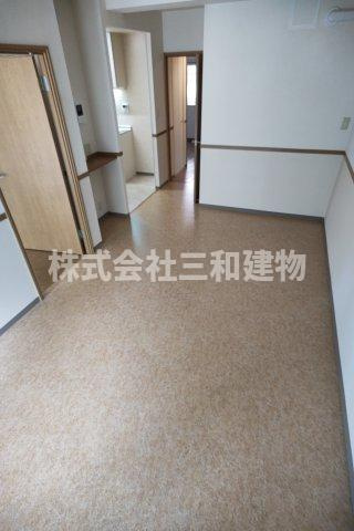 パークナオマンションの居間・リビング|同物件類似間取り（反転）参考写真