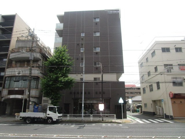横浜市中区本牧町１丁目の倉庫