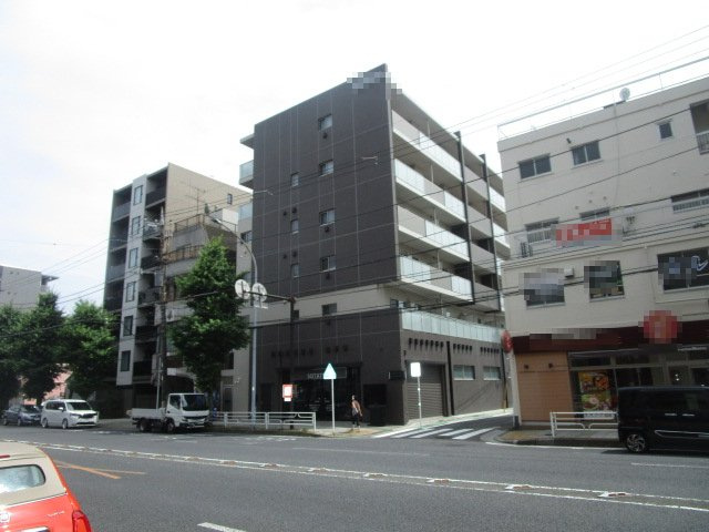 横浜市中区本牧町１丁目の倉庫