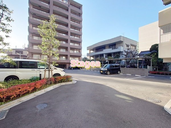 プライムホーム大宮の駐車場