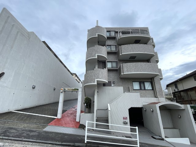 ホント、標準的なマンション！こう言う言い方だとマイナスに捉えらえるかもしれませんが、ノンノン！逆でっせ！いわゆる普通が一番なんすよ！な、『ライオンズマンション横浜常盤台』リノベーション