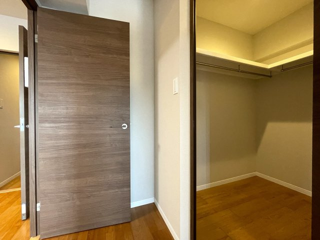 ホント、標準的なマンション！こう言う言い方だとマイナスに捉えらえるかもしれませんが、ノンノン！逆でっせ！いわゆる普通が一番なんすよ！な、『ライオンズマンション横浜常盤台』リノベーションの収納|大きなものも収納できそうです