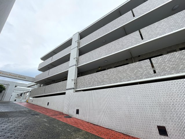 ホント、標準的なマンション！こう言う言い方だとマイナスに捉えらえるかもしれませんが、ノンノン！逆でっせ！いわゆる普通が一番なんすよ！な、『ライオンズマンション横浜常盤台』リノベーションの外観|外観もきれいです