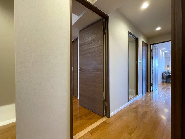 ホント、標準的なマンション！こう言う言い方だとマイナスに捉えらえるかもしれませんが、ノンノン！逆でっせ！いわゆる普通が一番なんすよ！な、『ライオンズマンション横浜常盤台』リノベーションの内装|内装です