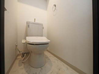 【トイレ】 | エスリードコート難波ウエスト | 落ち着いた色調のトイレです