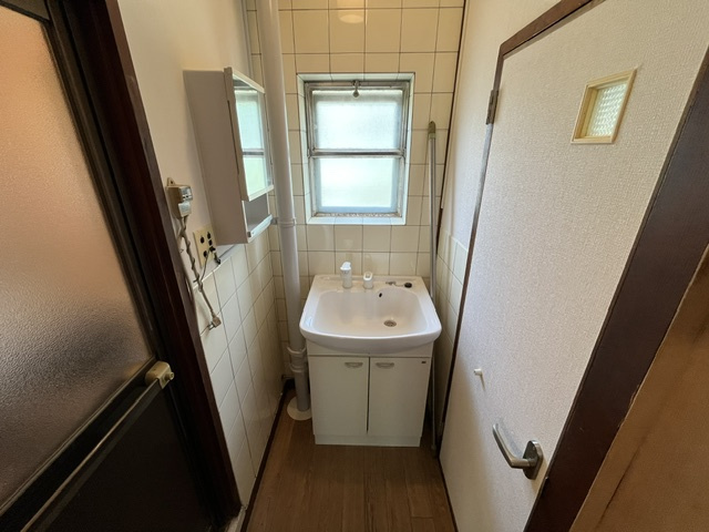 公団狭山住宅1号棟の独立洗面台