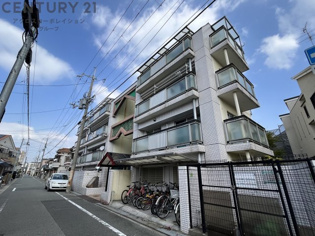 敷地内に駐輪場があります☆
