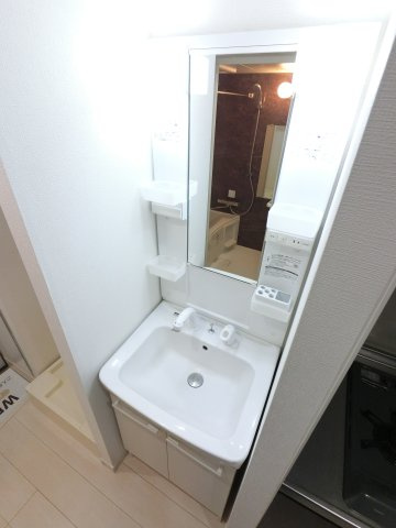 ブラン　ノワールの独立洗面台