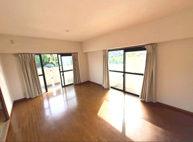 サンシティ西陵の居間・リビング