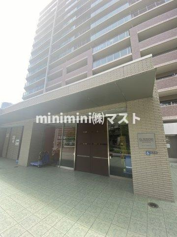 エルセレーノ上本町レジデンスのエントランス